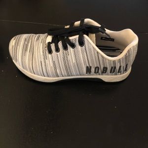 No Bull women’s trainer